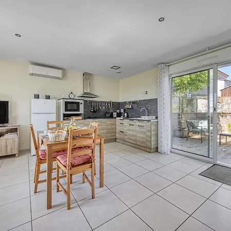 Apartment Au Coeur Des Vignes Montagne (Gironde)